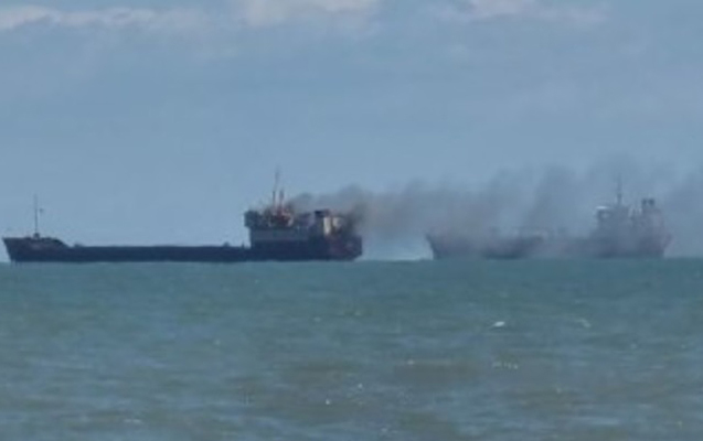 Azov dənizində quru yük gəmilərinə hücum: Ölən və yaralananlar var